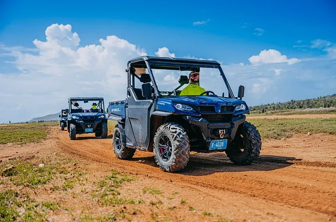 UTV-Tour in kleiner Gruppe: Ruinen, Brücke & Strand